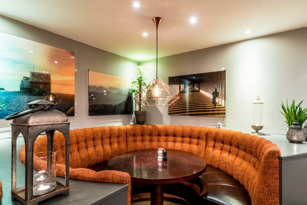 Copyright: : Karl Gabor Restaurant Voyage